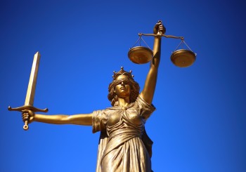 L’ingiuria (razzista) non è più reato: la Cassazione ha parlato