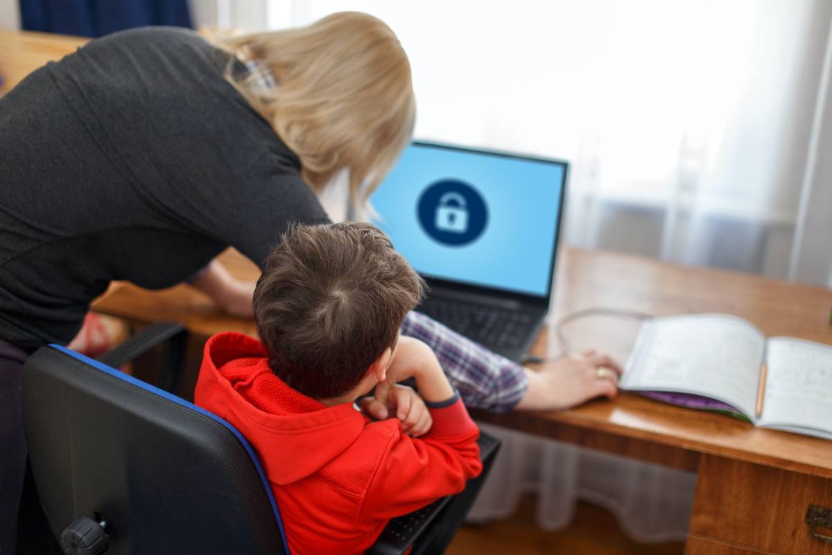 controllo genitori minori online