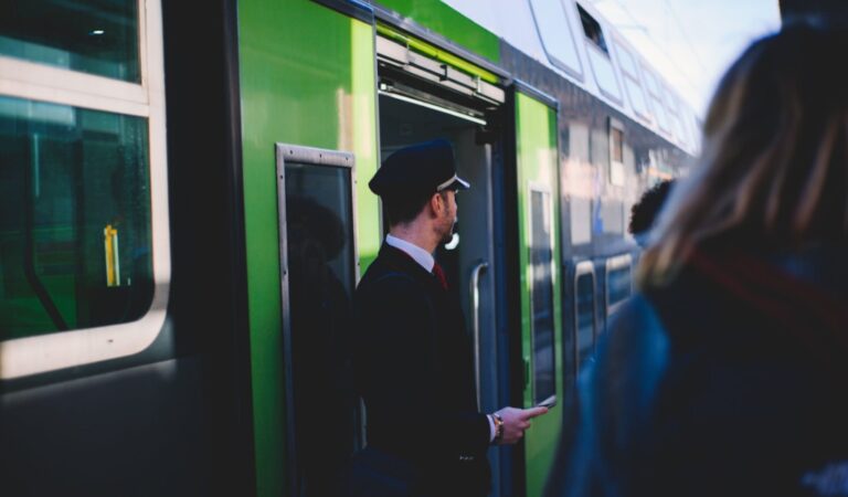 Viaggi in treno: Trenitalia può ordinare il pagamento della multa